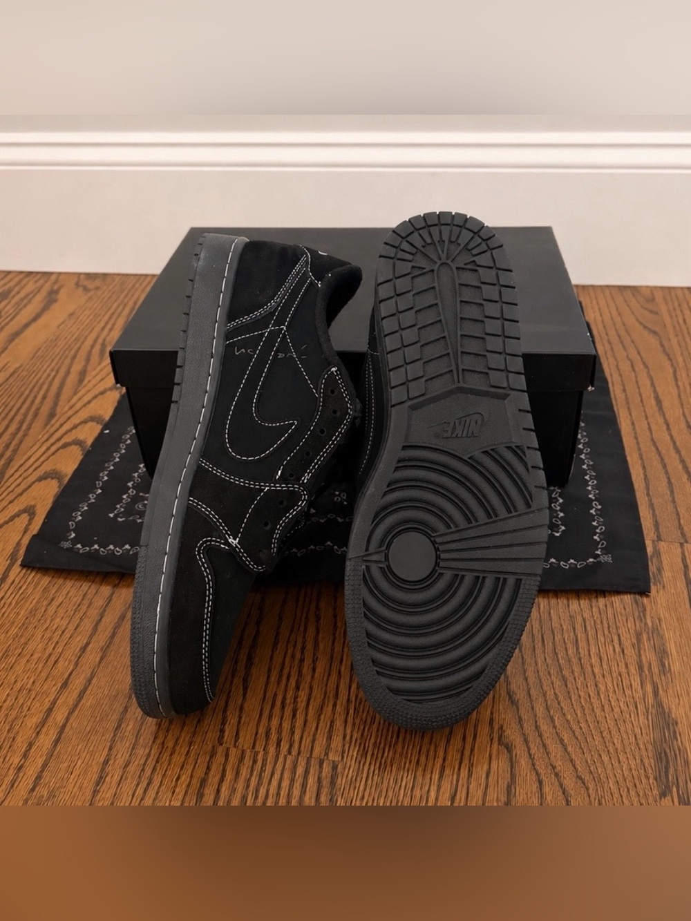 Jordan 1 x Travis Scott “Phantom” Size 8.5 - Picture 2 of 5